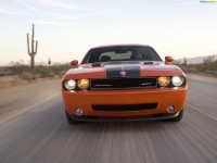  - Dodge Challenger SRT8