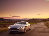  - Aston Martin Vantage V8